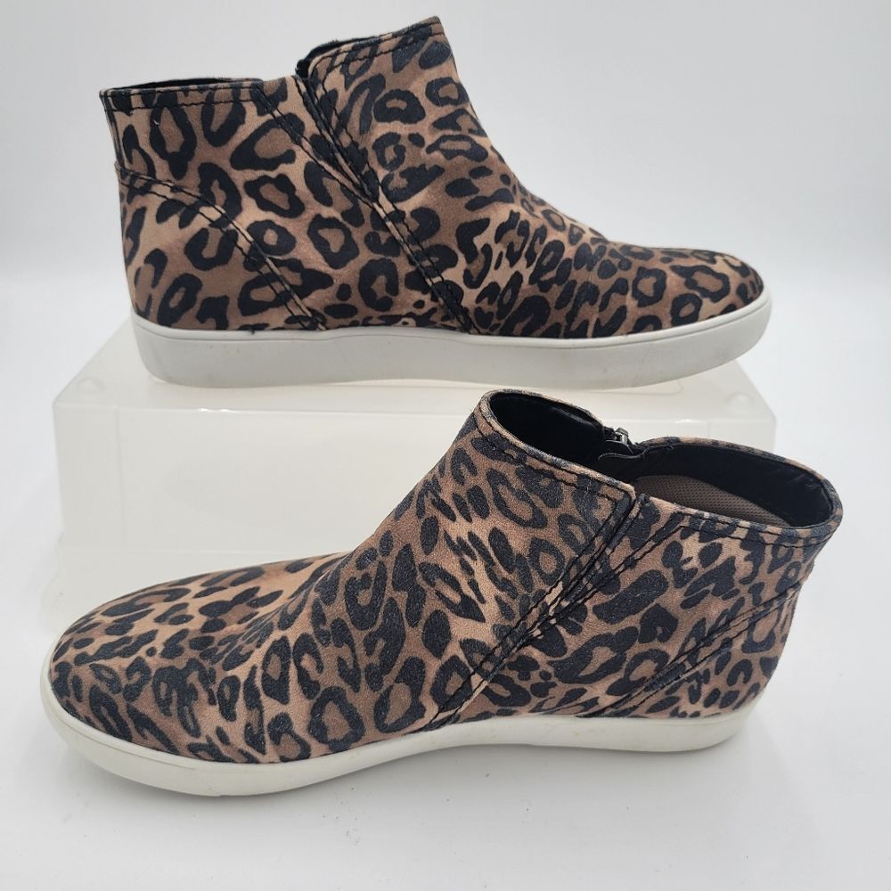 Womans Naturalizer Miranda Zipper Booties Leopard print Size 8